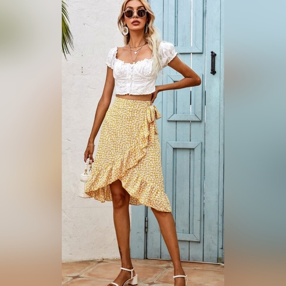 SHEIN Dresses & Skirts - 👗Woman Size S Shein Wrap Skirt👗